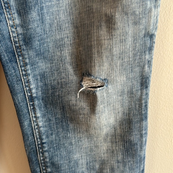 NWT distressed Guess 1981 skinny high jeans - Picture 5 of 11